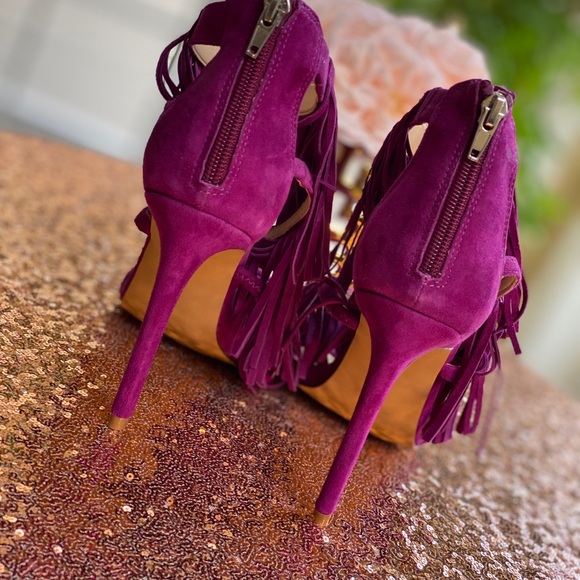 Fringe - Picture 3 of 8